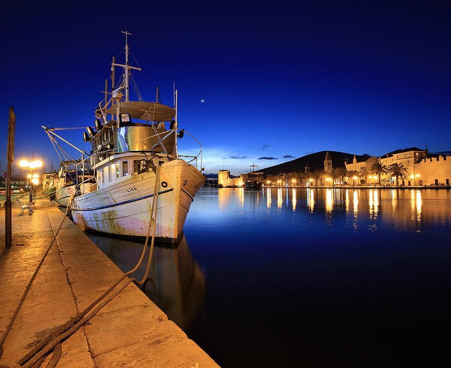 Blue View Apartments Trogir Buitenkant foto